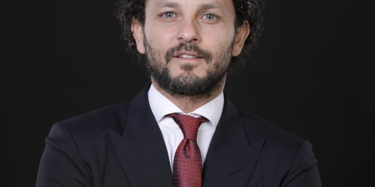 على مصنتي إكس وانستجرام .. اختراق حسابي حسام غالي عضو مجلس إدارة الأهلي