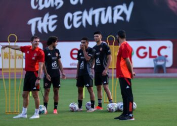 خاص ميجا نيوز .. المغربي أشرف داري يلحق بقائمة الأهلي في السوبر الأفريقي أمام الزمالك