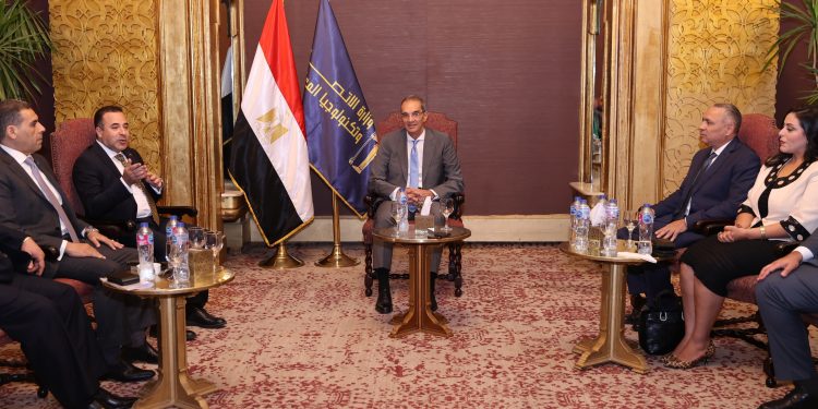 وزير الاتصالات : الأجندة التشريعية للوزارة تستهدف تهيئة تنمية الاستثمارات وتطوير صناعة تكنولوجيا المعلومات