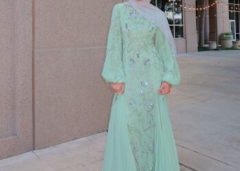 أفكار لتنسيق فساتين محجبات سواريه لعام 2024