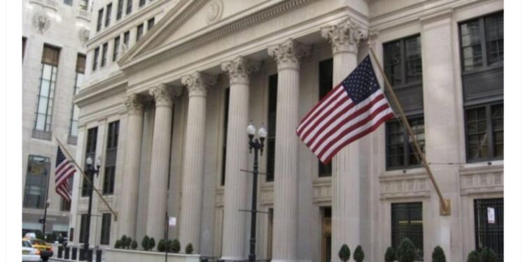 الولايات المتحدة تخفض أسعار الفائدة بمقدار 0.5 % للمرة الأولى منذ 2020