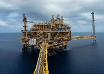 البترول تبحث آليات جذب فرص الاستثمار .. وإشادة بشركة إبجاس لإمداد الغاز الطبيعي