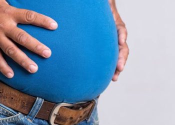 دهون البطن “سم قاتل” .. خبير تغذية : الكرش ناقوس خطر صامت وهذه الأمور يجب إبعادها