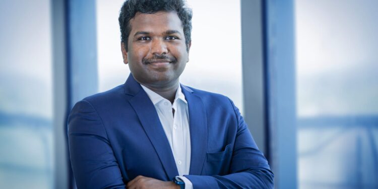 كيف تستفيد زوهو كوربوريشن من تقنية نيفيديا نيمو لبناء النماذج اللغوية؟