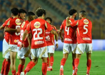 لاعب الأهلي السابق : غرفة ملابس الأحمر بها حالة من التسيب ولابد من فرض عقوبات صارمة