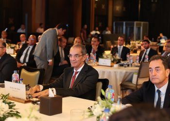 وزير الاتصالات : تقديم خدمات مصر الرقمية بـ 4850 مكتب بريد