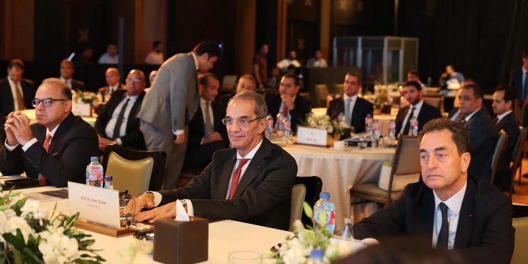 وزير الاتصالات : تقديم خدمات مصر الرقمية بـ 4850 مكتب بريد