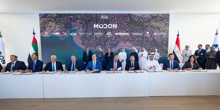 حازم متولي : إي آند تستهدف توطين خبراتها في تحويل رأس الحكمة لمدينة ذكية عالمية