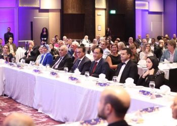 لدعم الصحة .. رئيس الوزراء يلتقي بعلماء العالم لزراعة الأعضاء بختام المؤتمر الدولي لـ “تبرع مصر حياة”