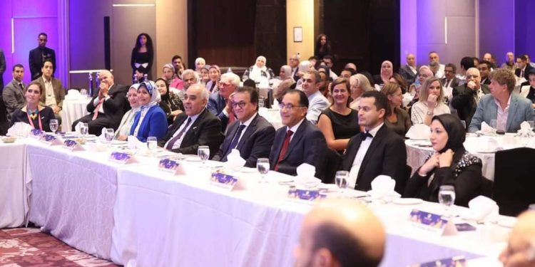 لدعم الصحة .. رئيس الوزراء يلتقي بعلماء العالم لزراعة الأعضاء بختام المؤتمر الدولي لـ “تبرع مصر حياة”