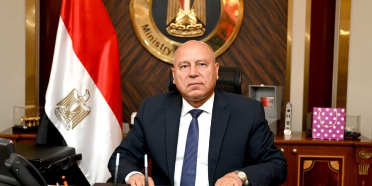 لماذا يلتقي كامل الوزير بمستثمري الفيوم؟