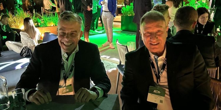 الخطيب يصل أثينا للمشاركة في اجتماع رابطة الأندية الأوروبية