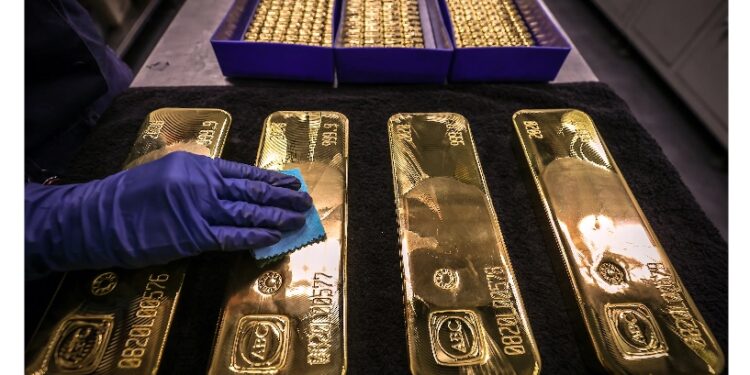 علاقة ارتفاع أسعار الذهب 15 دولار بخفض الفائدة الأمريكية