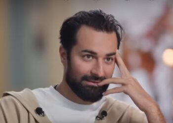 ما علاقة أحمد حاتم بالجاسوسية؟.. وهذا موقفه من كريم عبد العزيز