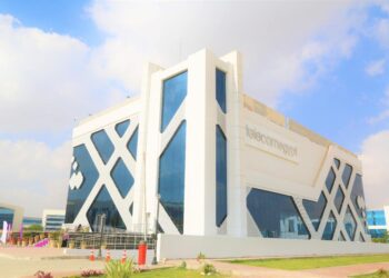 المصرية للاتصالات تحصل على شهادة التصميم Tier III لمركز البيانات الإقليمي RDH2