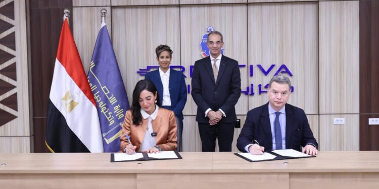 الاتصالات : تنفيذ برنامج لدعم وتمكين 60 شركة تكنولوجية ناشئة فى الصعيد