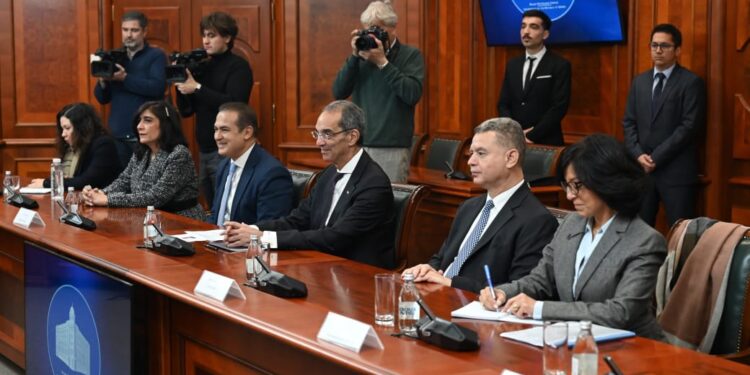 الاتصالات : مصر تبحث محاكاة تجربة المركز التكنولوجى الصربي فى مجال دعم ريادة الأعمال