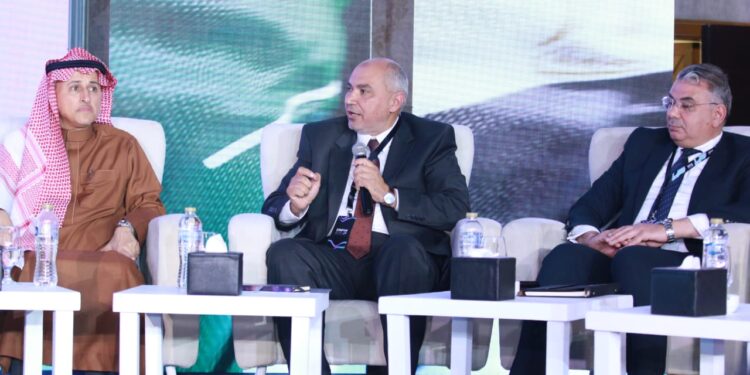 خبراء منتدى «Startup Sync» : النظام الاقتصادي يحتاج لدعم الشركات الناشئة tech لمواجهة مشكلات المجتمع