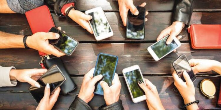 أسباب الجدل حول وقف الهواتف الدولية في مصر