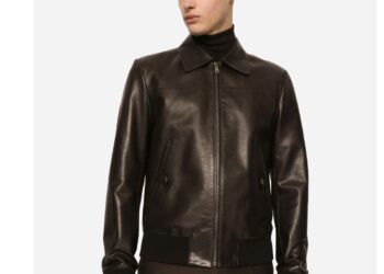 الياقة المرتفعة أحدث صيحات موضة شتاء 2025 لجيل زد