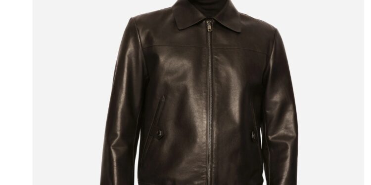 الياقة المرتفعة أحدث صيحات موضة شتاء 2025 لجيل زد