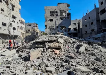 20 قتيلاً في غارات إسرائيلية على غزة وتصاعد الأزمة الإنسانية في القطاع