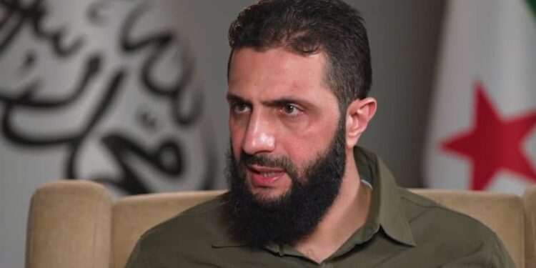 الجولاني يتحدث عن مستقبل التجنيد الإجباري والرواتب في سوريا