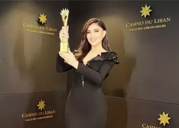 ببوست على انستجرام … مي عمر تحتفل بتكريمها في حفل “موريكس دور” 2024