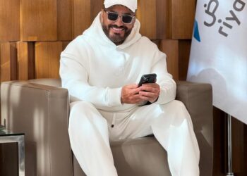 تامر حسني قبل سفره لـ دبي : 2025 يارب سنة أجمل على الجميع