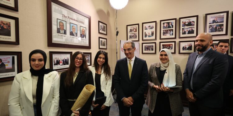 وزير الاتصالات يشهد فعاليات الحفل السنوى لمعهد تكنولوجيا المعلومات