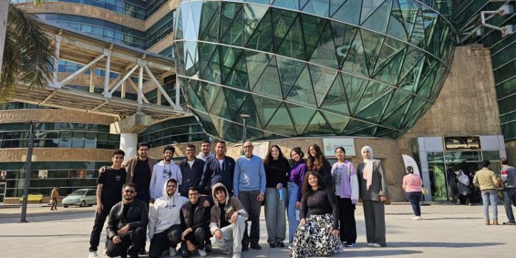 جامعة مصر للمعلوماتية تزور مستشفى 57357 وتتعرف على أحدث نظم الرعاية الصحية