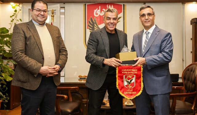 الأهلي يستقبل سفير الجزائر  .. تفاصيل الزيارة