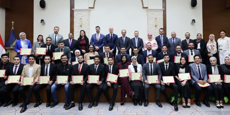 الاتصالات :  تخريج أول دفعة من برنامج “Android Automotive” لتطوير برمجيات السيارات