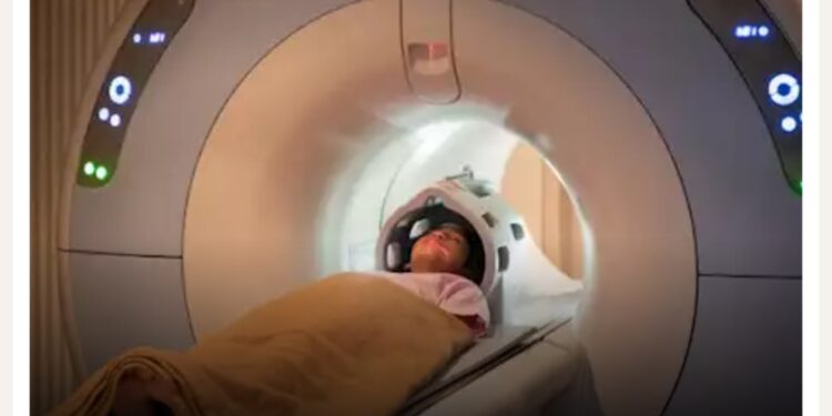 لماذا يحتاج الأطفال لفحص المخ بالرنين المغناطيسي؟ .. حالات معينة