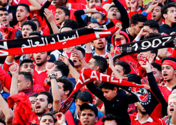 لاعب الأهلي الأسبق : هناك من يتعمد صناعة الفتنة بين الأحمر واللاعبين