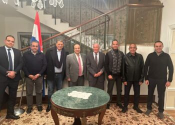 سفير مصر في كرواتيا يستقبل رئيس المتحدة للرياضة .. تفاصيل