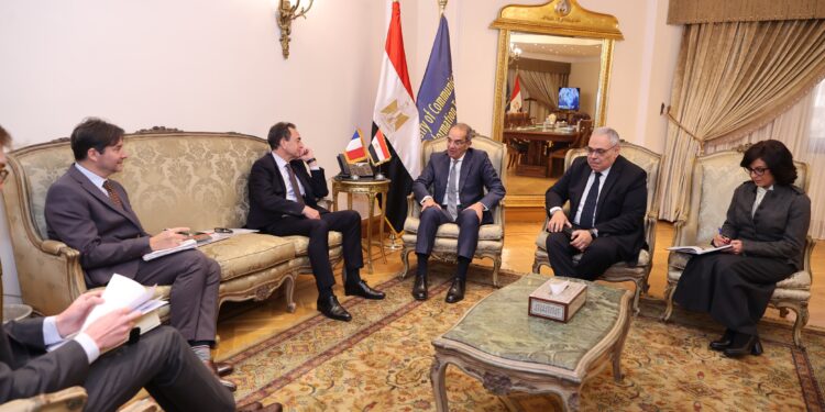 الاتصالات تستهدف تعزيز التعاون الفرنسي في الذكاء الاصطناعي وبناء القدرات الرقمية