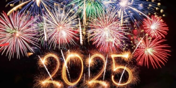 احتفالات رأس السنة 2025 : دول حول العالم تتزين بالأضواء والألعاب النارية