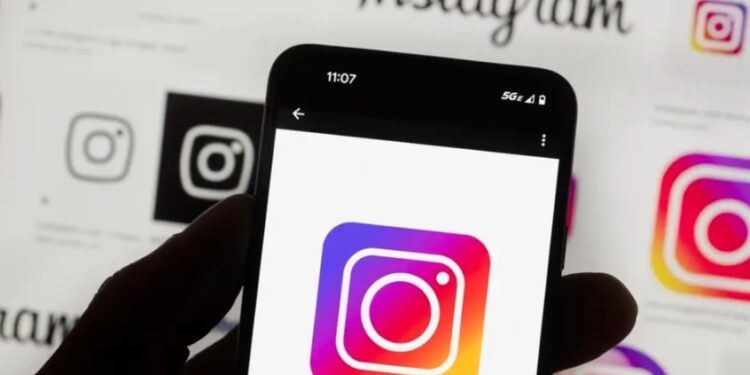 كيف استغل المتحرشين بالأطفال صناعة المؤثرين على إنستجرام؟