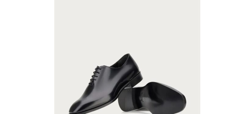 أفضل أحذية الرجال 2025 .. أناقة متألقة ليوم الزفاف