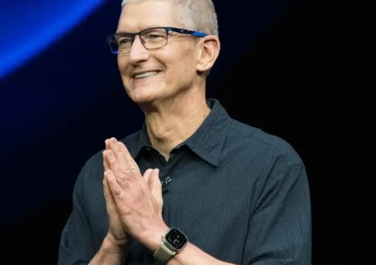 راتبه زاد 9.4 مليون دولار.. كم تقاضى رئيس أبل خلال العام الماضي ؟