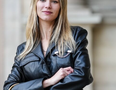 أبرز الأقمشة الشتوية الأساسية في الدولاب خلال 2025