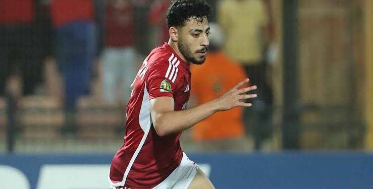 ما يزعل الجمهور .. كواليس مشادة أكرم توفيق مع مشجعي الأهلي وأسباب غضبهم