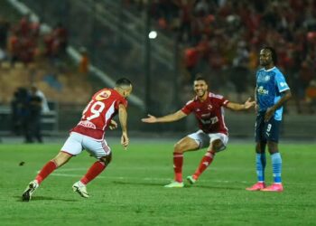 تعادل إيجابي بين الأهلي وبيراميدز في مباراة درامية .. تفاصيل