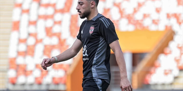 أكرم توفيق على مشارف الرحيل عن الأهلي