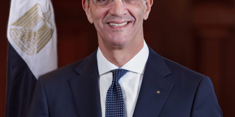  وزير الاتصالات يستعرض جهود مصر فى الذكاء الاصطناعى فى قمة العمل