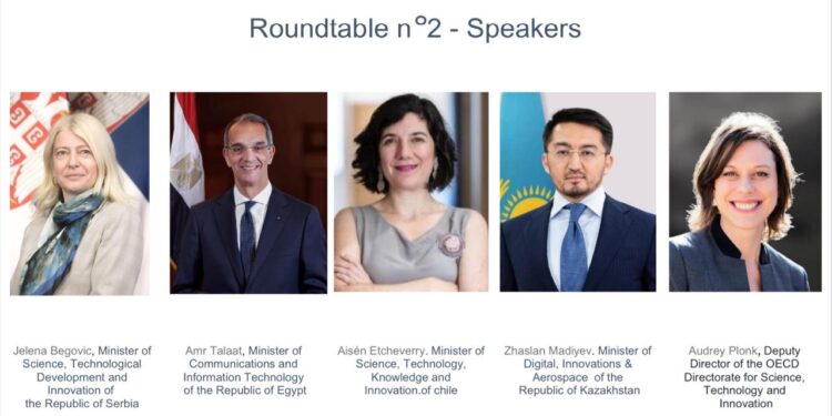 وزير الاتصالات : مصر ملتزمة بتعزيز حوكمة الذكاء الاصطناعي على الصعيد العالمي 