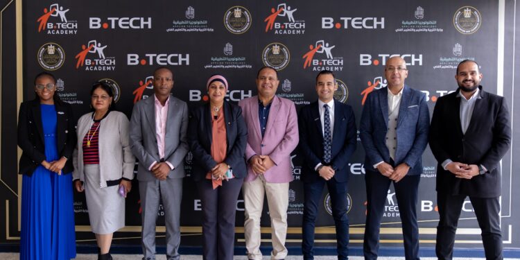 مدرسة «بي تك» تنقل خبراتها التعليمية لجنوب افريقيا .. تفاصيل 