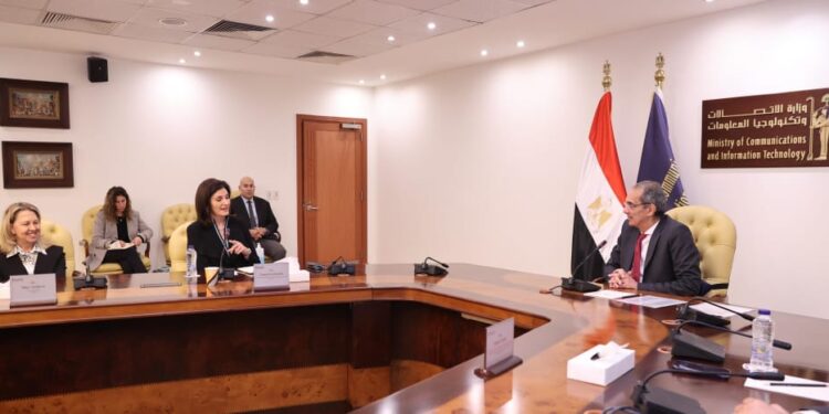 الاتصالات تتعاون مع سيسكو لتدريب ربع مليون فرد فى تخصصات الأمن السيبرانى.. ما القصة؟