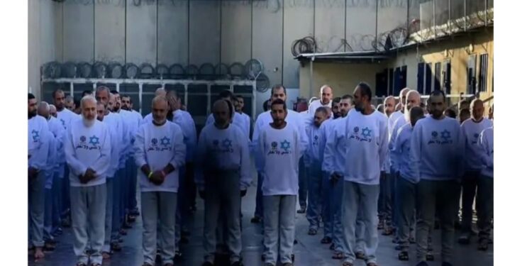 ماذا قالت إسرائيل عن ارتداء الأسرى الفلسطينيين ملابس عليها نجمة داوود؟